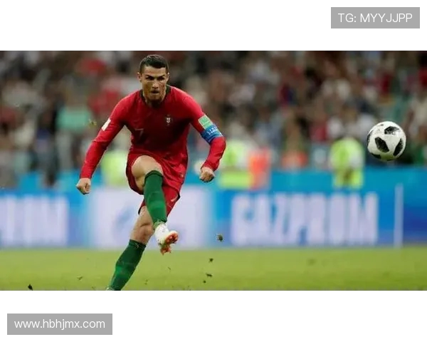 C罗世界杯任意球瞬间眼神透露的自信与决心背后的故事